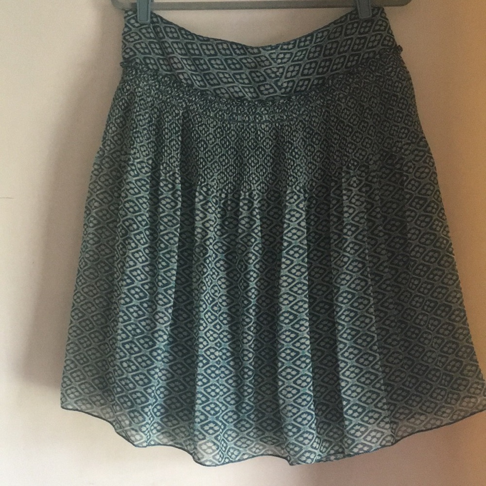 New w/out tags, teal pattern skirt